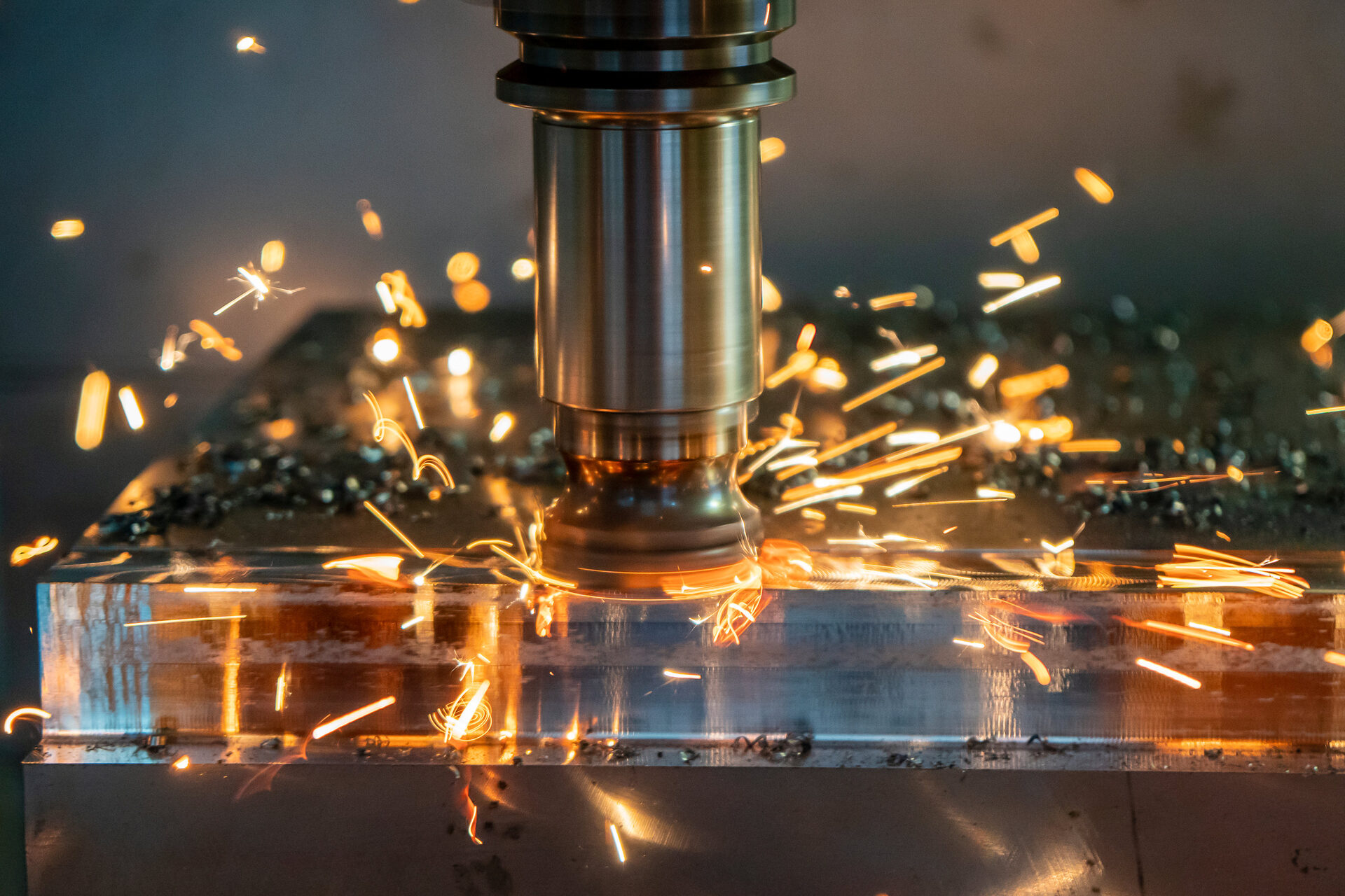 Rehabilitated machine tool running a precision cut