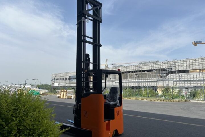 Reach Truck